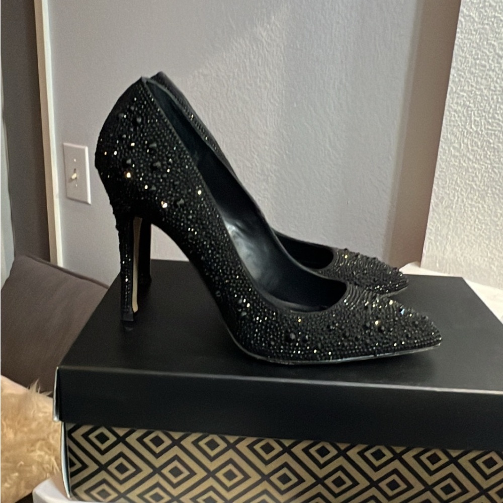 Charles by Charles David PACT Pumps